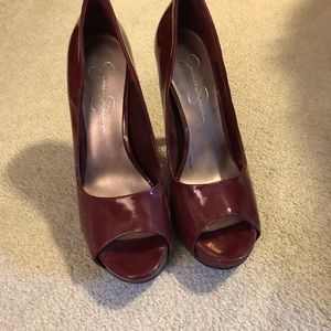 Jessica Simpson pumps